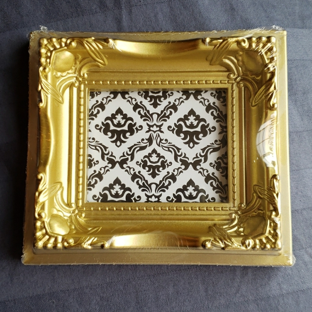 Gold picture frame refrigerator magnet